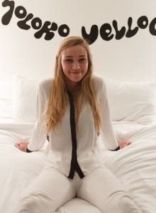Kendra Sunderland clothes in tight white jeans and white jacket
