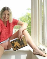 Girls Out West - 05-008