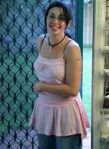 Evonne takes away tight blue jeans to let you enjoy her sexy body and apple ass